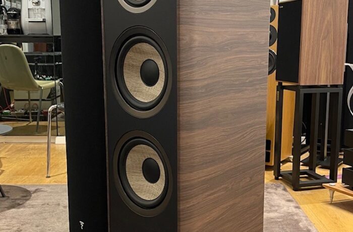 מטרייד: זוג רמקולים Focal ARIA 948